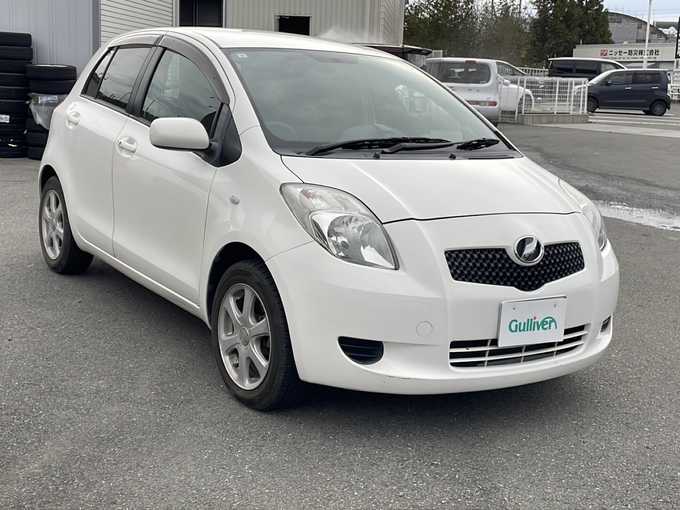 新着情報“ヴィッツU”2005年式ホワイト入荷しました！