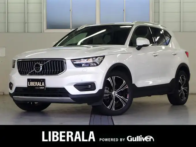 新着情報“ＸＣ４０B4 AWD インスクリプション”2021年式白入荷しました！