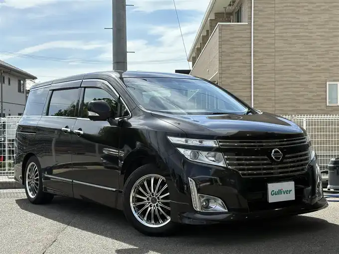 新着情報“エルグランドVIP”2010年式ファントムブラック入荷しました！