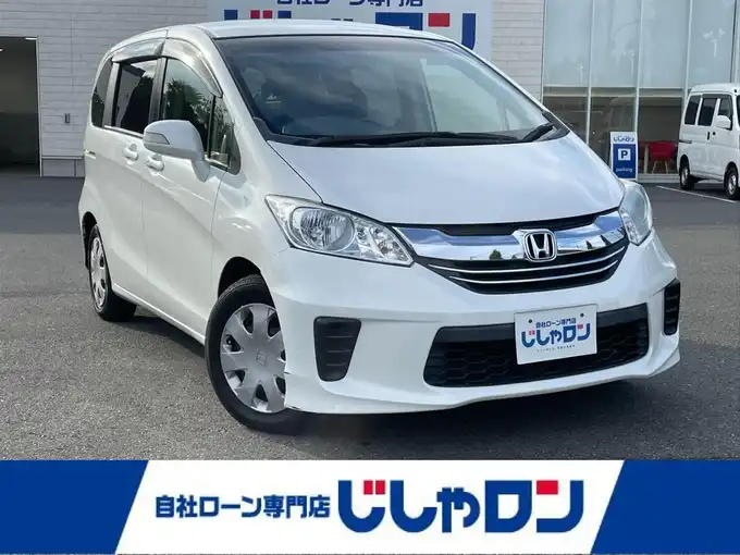 新着情報“フリードG プレミアムエディション”2015年式ホワイトオーキッドパール入荷しました！