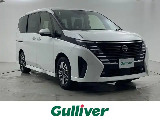 新着情報“セレナハイウェイスターV”2023年式プリズムホワイト入荷しました！