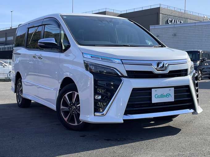 新着情報“ヴォクシーZS 煌”2018年式ホワイトパールクリスタルシャイン入荷しました！