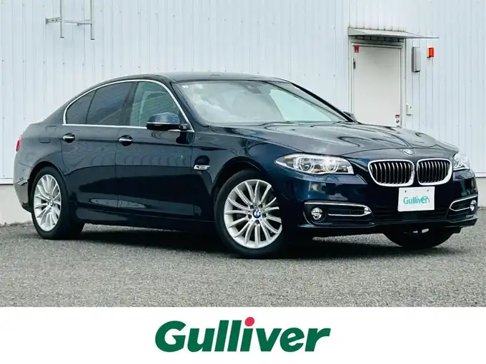 新着情報“５シリーズ528iラグジュアリー”2015年式紺入荷しました！