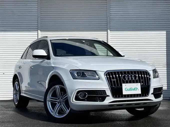 新着情報“Ｑ５2．0 TFSI クワトロ Sライン”2017年式グレイシアホワイトメタリック入荷しました！