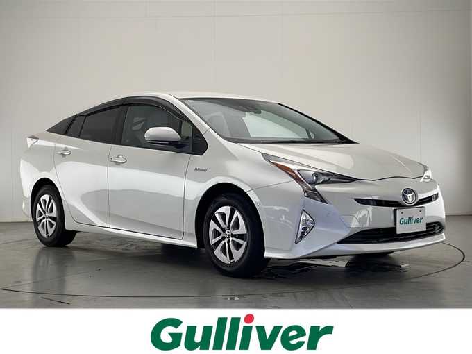 新着情報“プリウスA”2016年式ホワイトパールクリスタルシャイン入荷しました！