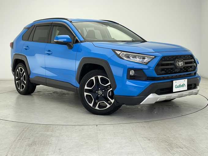 新着情報“ＲＡＶ４アドベンチャー”2019年式シアンM入荷しました！