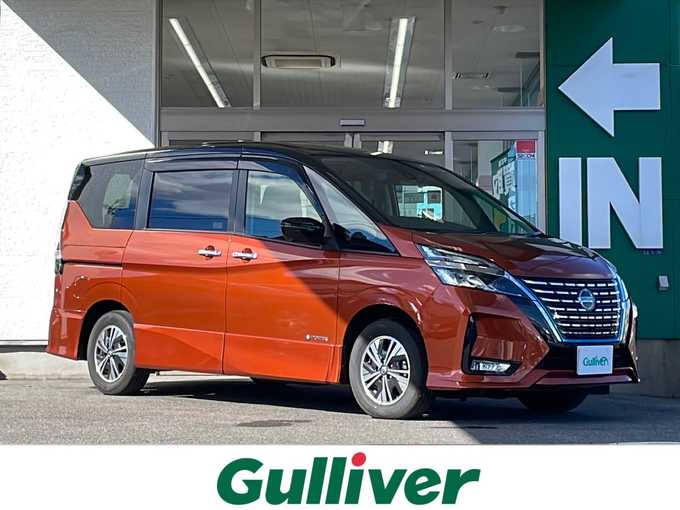 新着情報“セレナe－パワー ハイウェイスター V”2022年式オレンジ入荷しました！