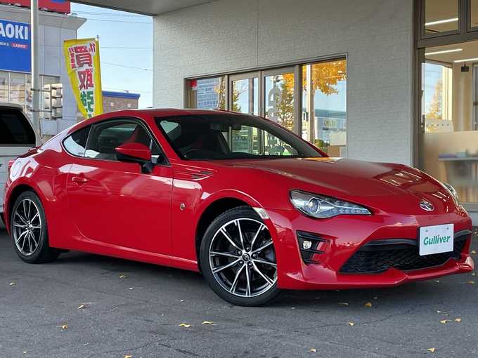 新着情報“８６GT”2017年式ピュアレッド入荷しました！