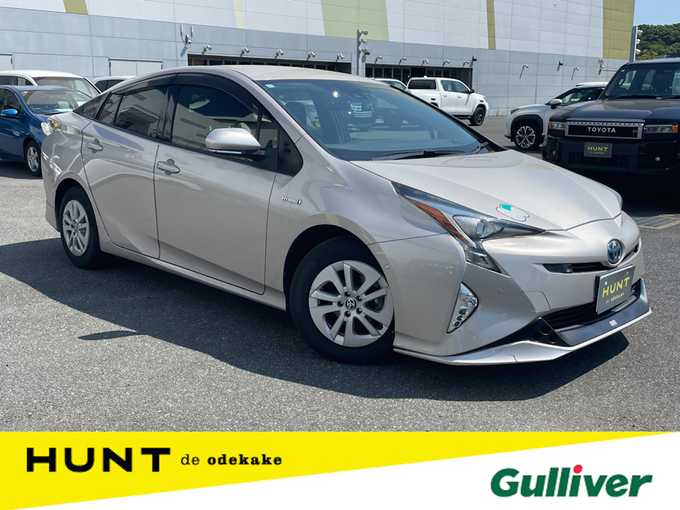 新着情報“プリウスSセーフティプラス”2018年式スティールブロンドM入荷しました！