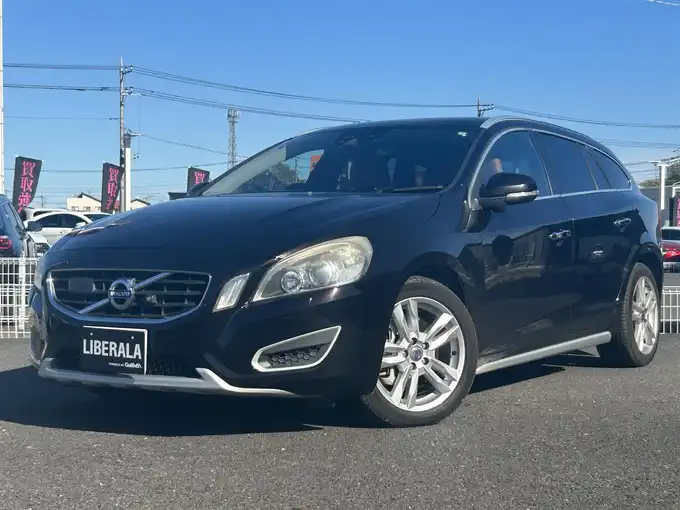 新着情報“Ｖ６０T6 AWD SE”2011年式エンバーブラックメタリック入荷しました！