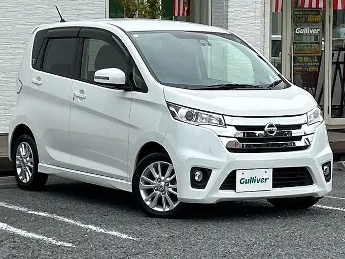 新着情報“デイズハイウェイスターX Vセレクション+セーフティⅡ”2015年式ホワイトパール入荷しました！