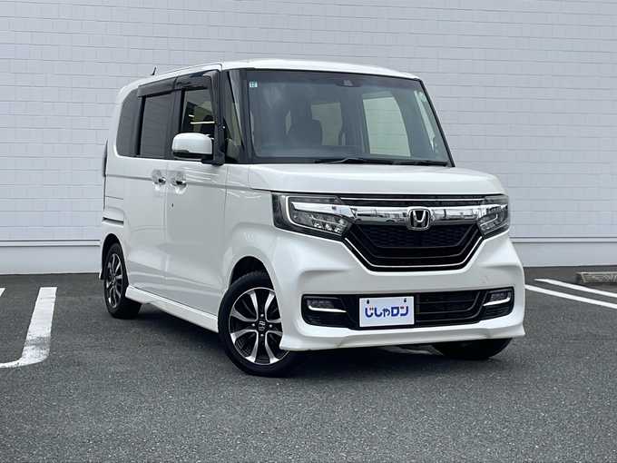 新着情報“Ｎ－ＢＯＸカスタムG・EXホンダセンシング”2017年式プレミアムホワイトパールⅡ入荷しました！