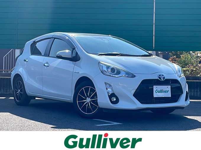 新着情報“アクアSスタイルブラック”2017年式ライムホワイトパールクリスタルシャイン入荷しました！