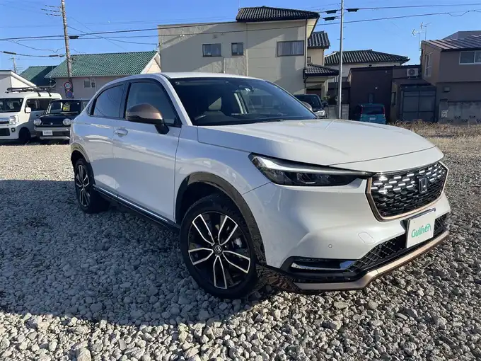 新着情報“ヴェゼルe:HEV Z”2022年式プラチナホワイトパール入荷しました！