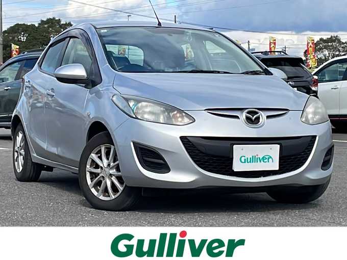 新着情報“デミオ13－スカイアクティブ”2011年式サンライトシルバーメタリック入荷しました！