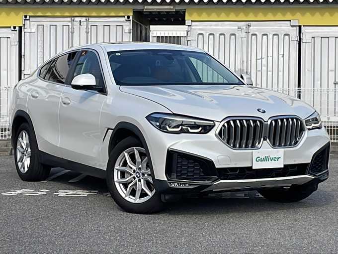 新着情報“Ｘ６xDrive 35d”2021年式ミネラルホワイト入荷しました！