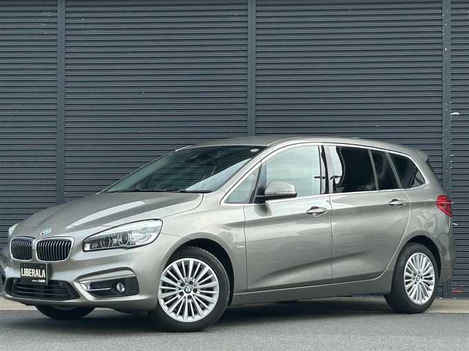 新着情報“２シリーズ218dグランツアラー ラグジュアリー”2015年式プラチナシルバー入荷しました！