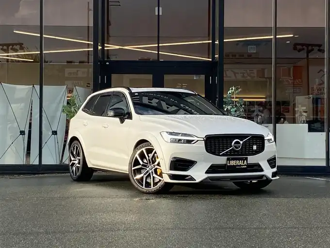 新着情報“ＸＣ６０T8 ポールスターエンジニアード”2020年式クリスタルホワイトP入荷しました！