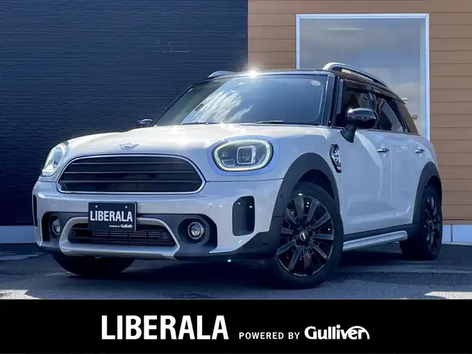 新着情報“ＭＩＮＩクロスオーバー・ボードウォーク・エディション”2021年式ホワイト・シルバー入荷しました！