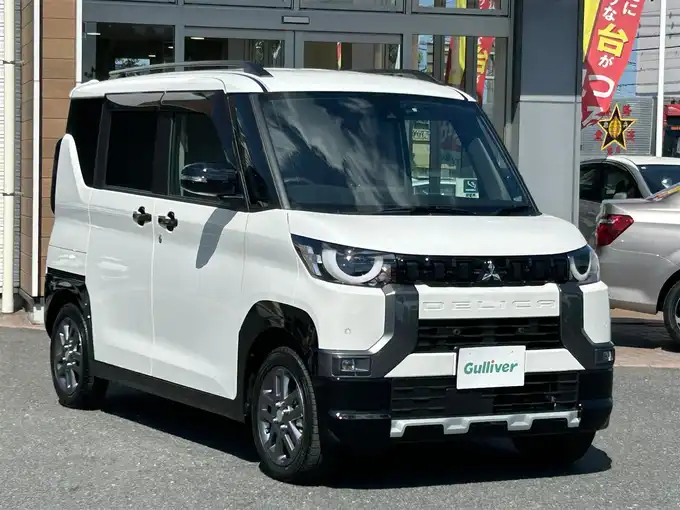新着情報“デリカミニT プレミアム”2025年式アメジストブラック/シルキーホワイト入荷しました！