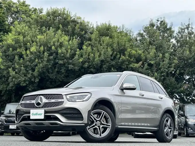 新着情報“ＧＬＣGLC220d 4マチック AMGライン”2021年式モハーベシルバー入荷しました！