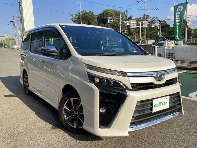 新着情報“ヴォクシーZS 煌”2018年式ホワイトパールクリスタルシャイン入荷しました！