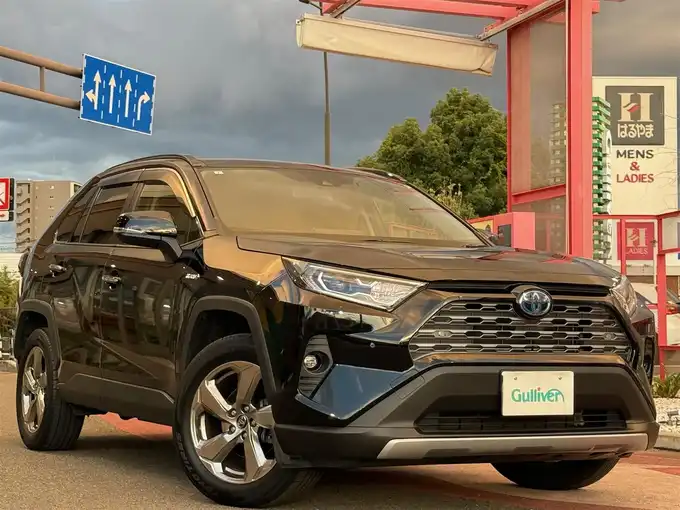 新着情報“ＲＡＶ４ハイブリットG”2019年式アティチュードブラックマイカ入荷しました！