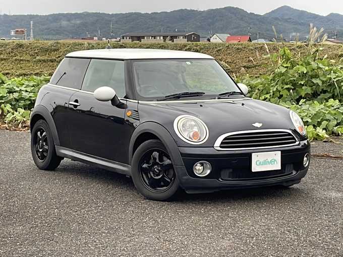 新着情報“ＭＩＮＩクーパー”2009年式アストロ・ブラック・メタリック入荷しました！