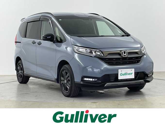 新着情報“フリードハイブリッドハイブリッド・クロスター ブラックスタイル”2023年式ソニックグレーパール入荷しました！