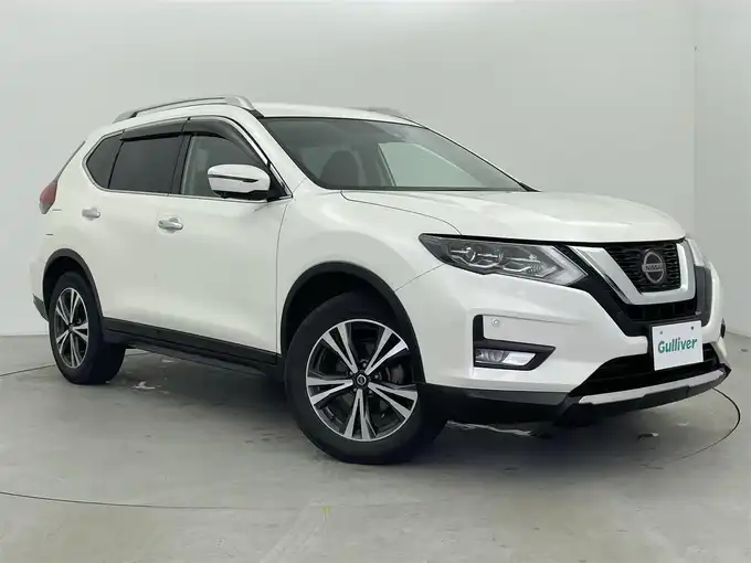 新着情報“エクストレイル20Xi”2020年式ブリリアントホワイトパール入荷しました！