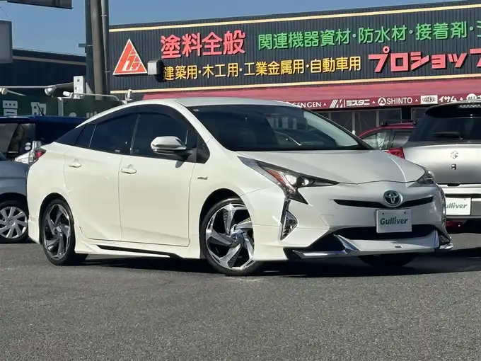 新着情報“プリウスSツーリングセレクション”2016年式ホワイトパールクリスタルシャイン入荷しました！