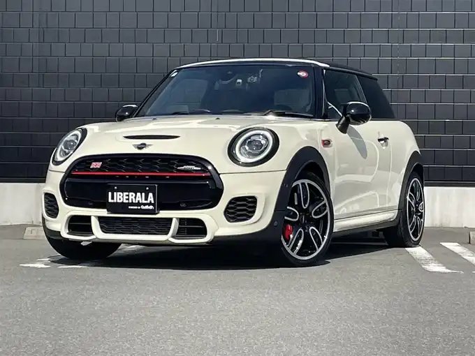 新着情報“ＭＩＮＩジョンクーパーワークス”2018年式ペッパー・ホワイト入荷しました！