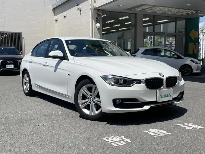 新着情報“３シリーズ320dブルーパフォーマンス スポーツ”2013年式アルピンホワイトⅢ入荷しました！