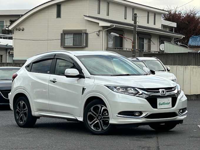 新着情報“ヴェゼルハイブリッドZ”2015年式ホワイトオーキッドパール入荷しました！