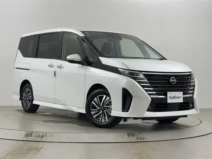 新着情報“セレナe－パワー ハイウェイスターV”2025年式プリズムホワイト入荷しました！