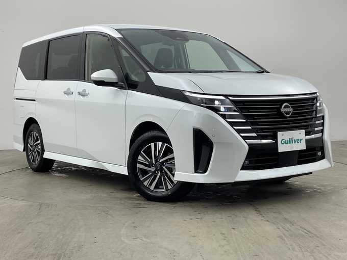 新着情報“セレナe－パワー ハイウェイスターV”2025年式ホワイト入荷しました！