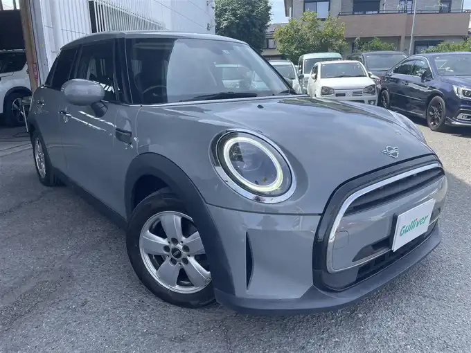 新着情報“ＭＩＮＩワン エッセンシャル・トリム”2022年式ムーンウォークグレーメタリック入荷しました！