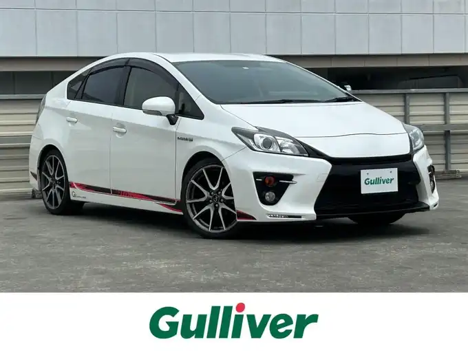 新着情報“プリウスSツーリングセレクション・G’s”2012年式ホワイトパールクリスタルシャイン入荷しました！