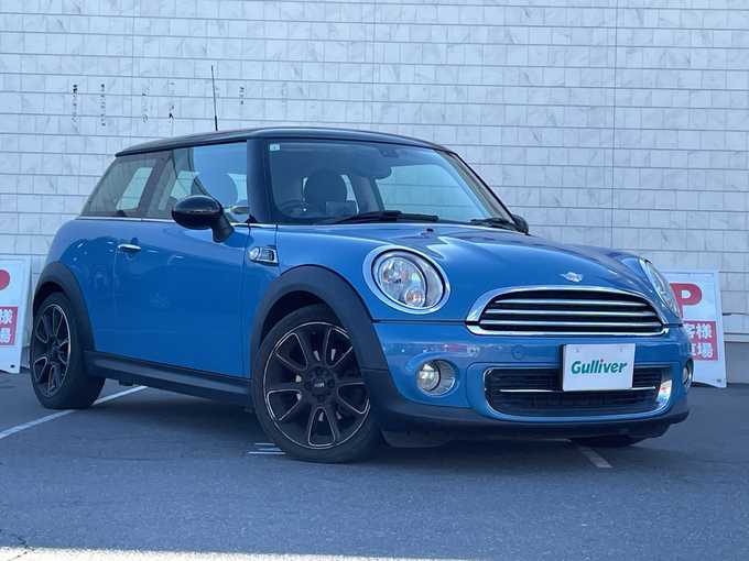 新着情報“ＭＩＮＩクーパー”2013年式アイスブルー入荷しました！