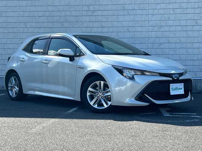 新着情報“カローラスポーツハイブリッドG”2018年式ホワイトパールクリスタルシャイン入荷しました！