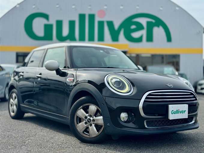 新着情報“ＭＩＮＩクーパーD”2018年式ミッドナイト・ブラック・メタリック入荷しました！