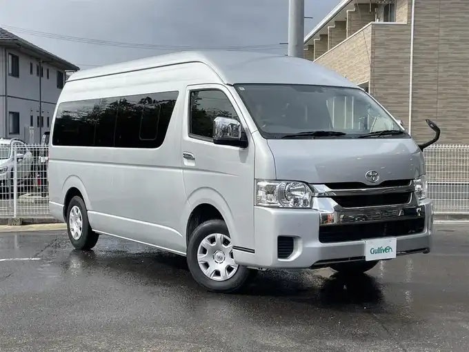 新着情報“ハイエースワゴングランドキャビン”2022年式シルバーマイカM入荷しました！