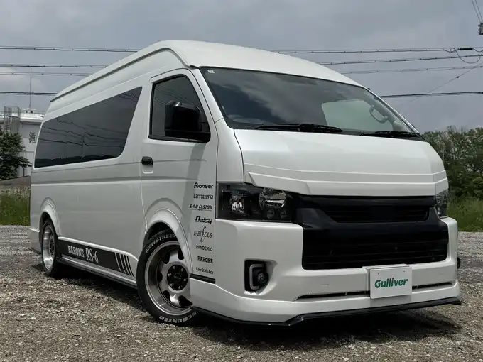 新着情報“ハイエースワゴングランドキャビン”2020年式ホワイトパールクリスタルシャイン入荷しました！