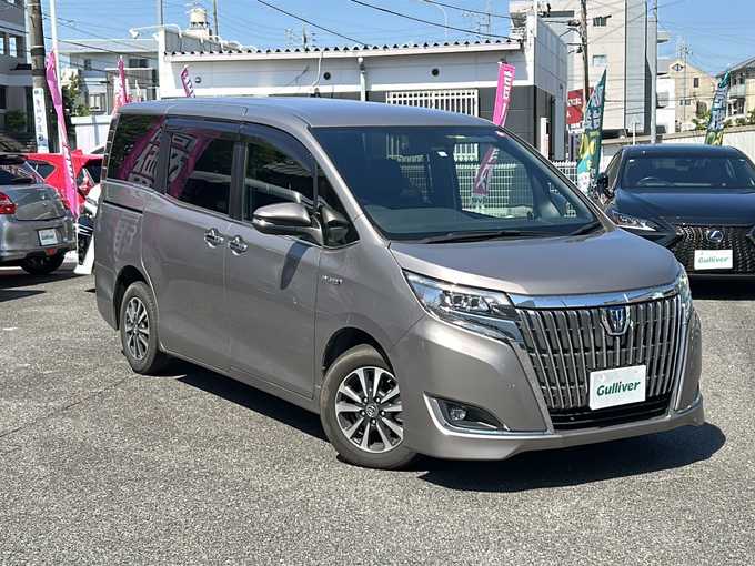 新着情報“エスクァイアハイブリッドGi”2018年式アバンギャルドブロンズメタリック入荷しました！