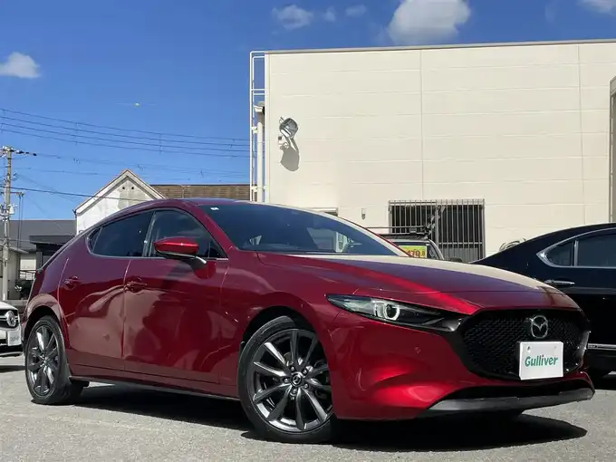 新着情報“ＭＡＺＤＡ３ファストバックXD Lパッケージ”2019年式ソウルレッドクリスタルM入荷しました！