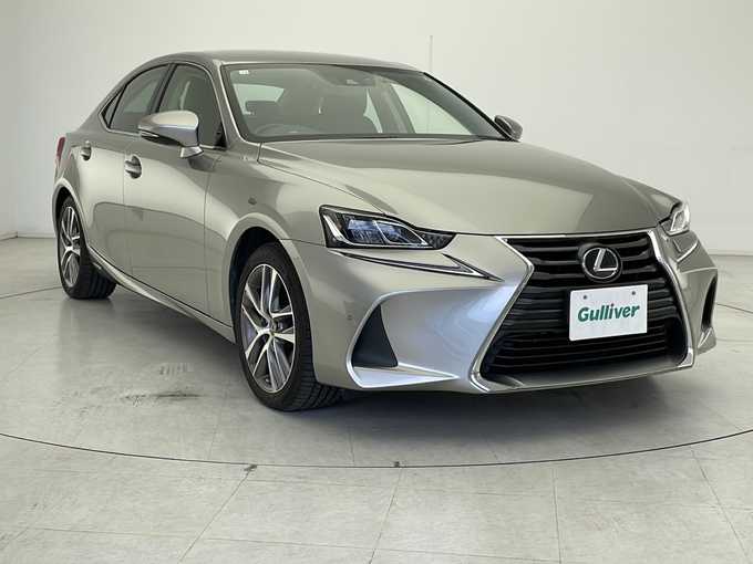 新着情報“ＩＳIS300h バージョンL”2017年式ソニックチタニウム入荷しました！