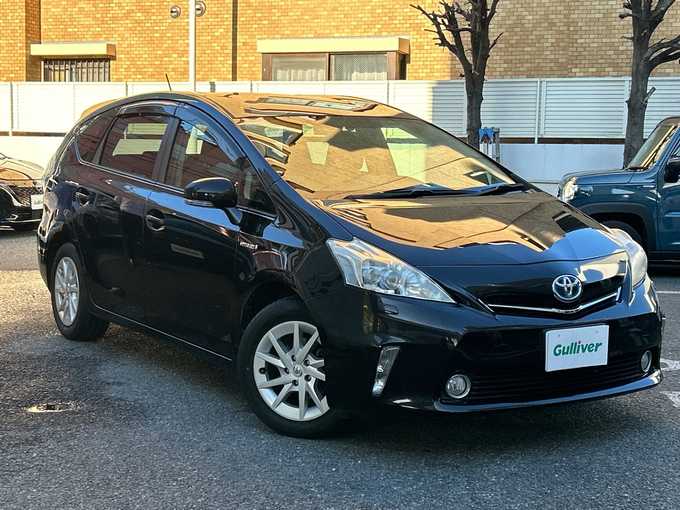 新着情報“プリウスαG”2013年式ブラック入荷しました！