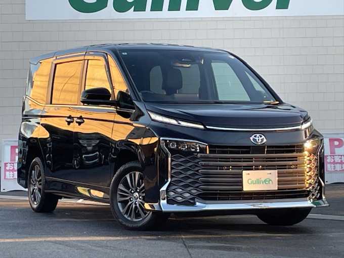 新着情報“ヴォクシーハイブリッドS－Z”2022年式アティチュードブラックマイカ入荷しました！