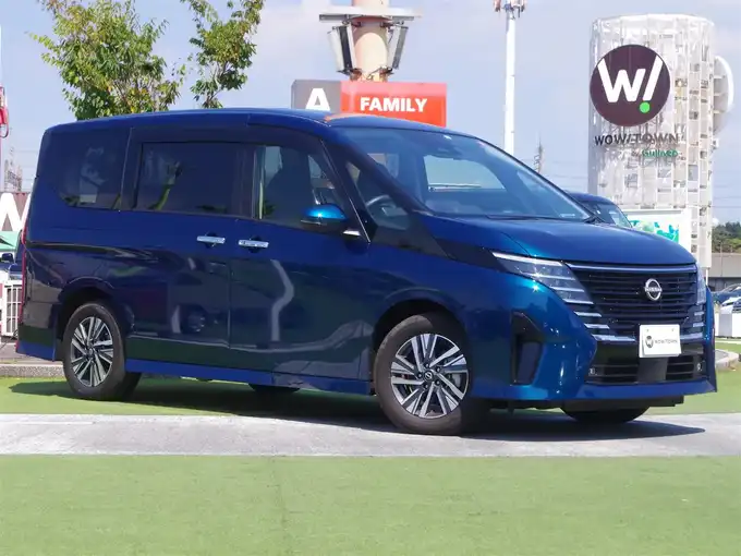 新着情報“セレナハイウェイスターV”2023年式ミディアムブルーメタリック入荷しました！