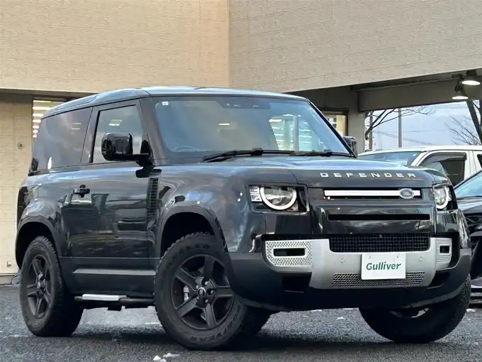 新着情報“ディフェンダー90ベースグレード P300 コイルサスペンション装着車”2021年式黒入荷しました！